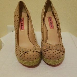 Betsy Johnson heels. So cute, light pink with bow.